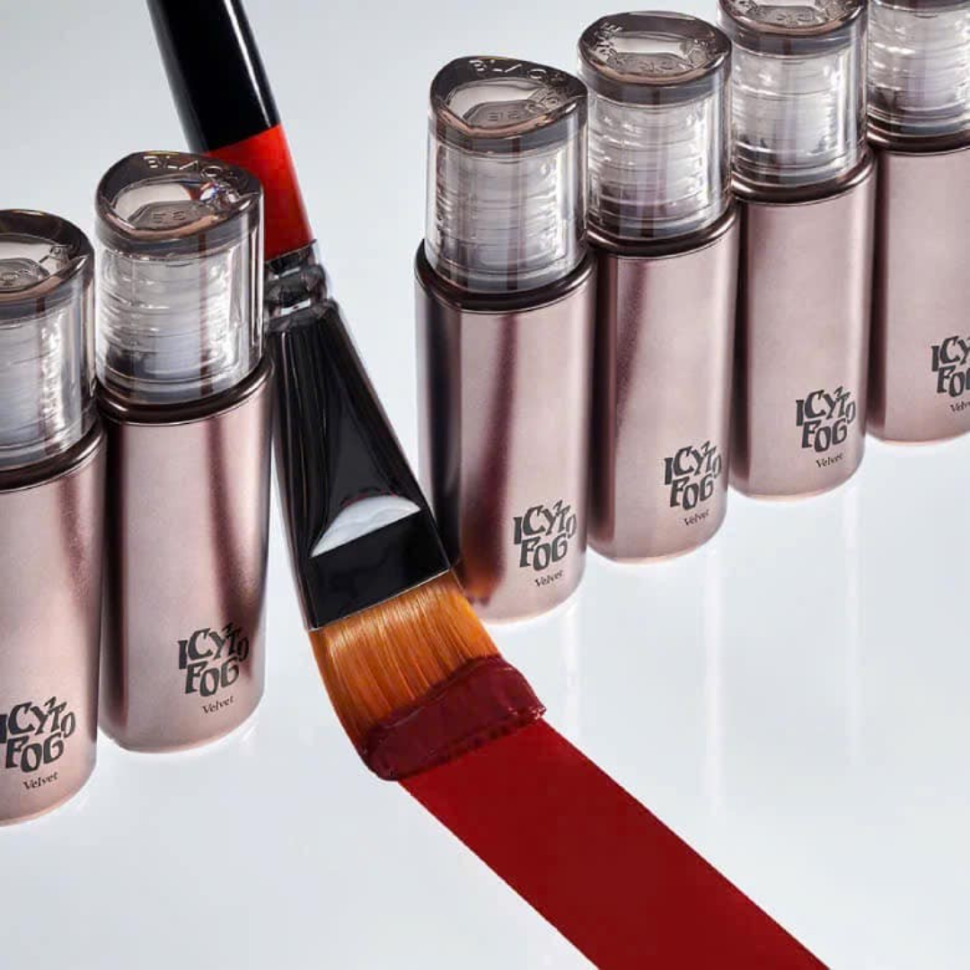 ICY TO FOG VELVET – Sametový tint na rty s rozostřujícím efektem